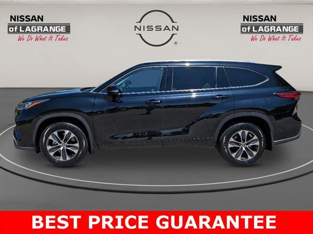 used 2020 Toyota Highlander car, priced at $34,300