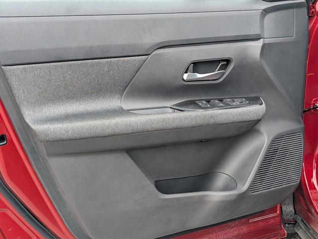 new 2025 Nissan Kicks car, priced at $28,275
