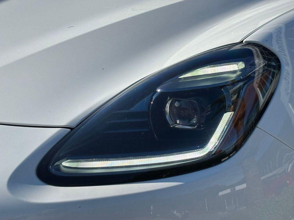 new 2025 Maserati Grecale car, priced at $84,845