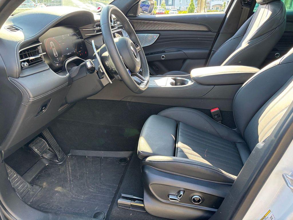 new 2025 Maserati Grecale car, priced at $84,845