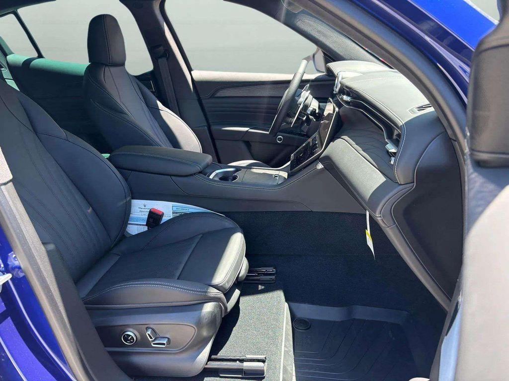 new 2025 Maserati Grecale car, priced at $83,805