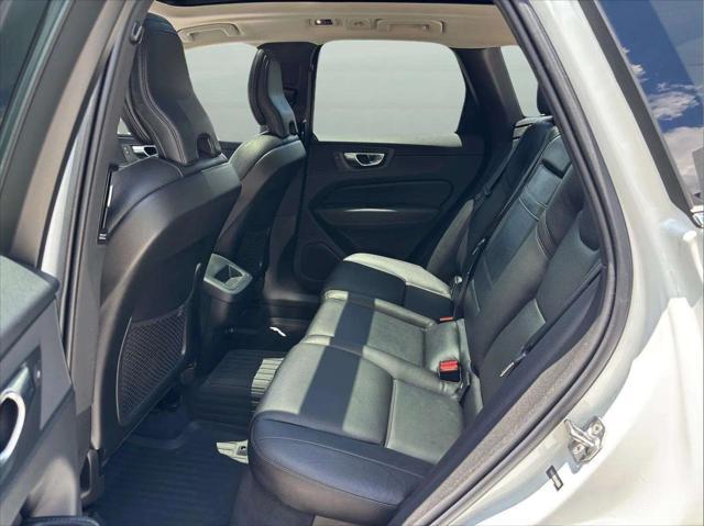 used 2020 Volvo XC60 car, priced at $25,400