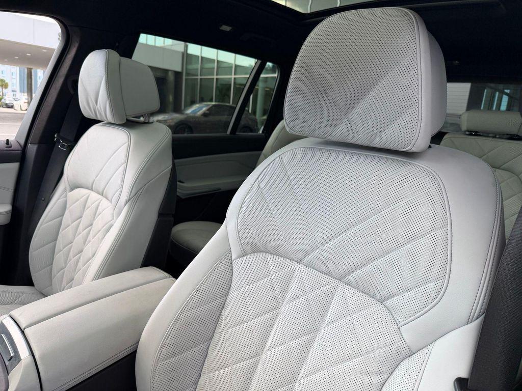 used 2024 BMW X7 car, priced at $60,300
