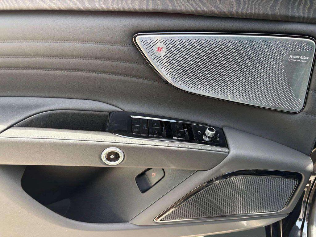 new 2025 Maserati Grecale car, priced at $82,655