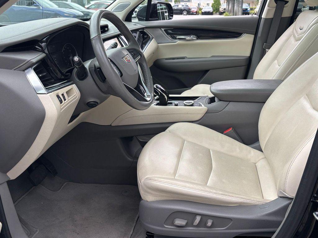 used 2023 Cadillac XT6 car, priced at $37,000