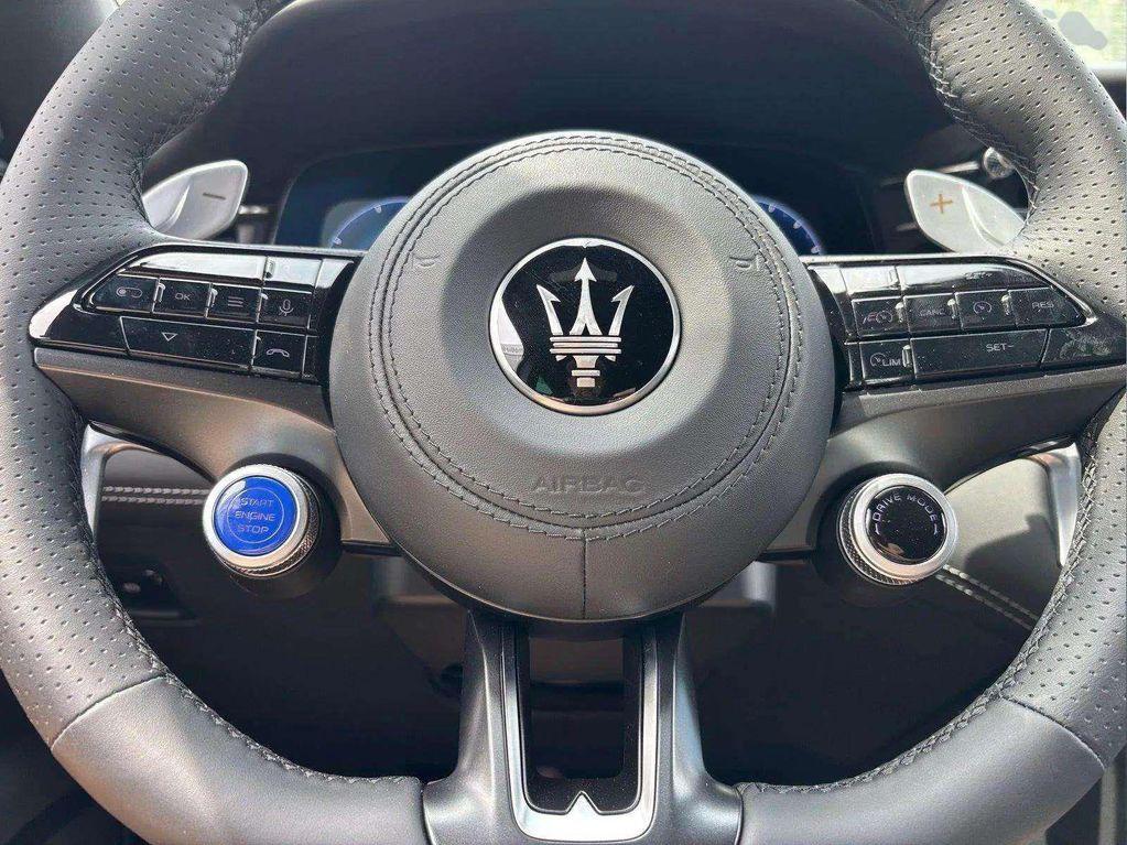 new 2025 Maserati Grecale car, priced at $83,805