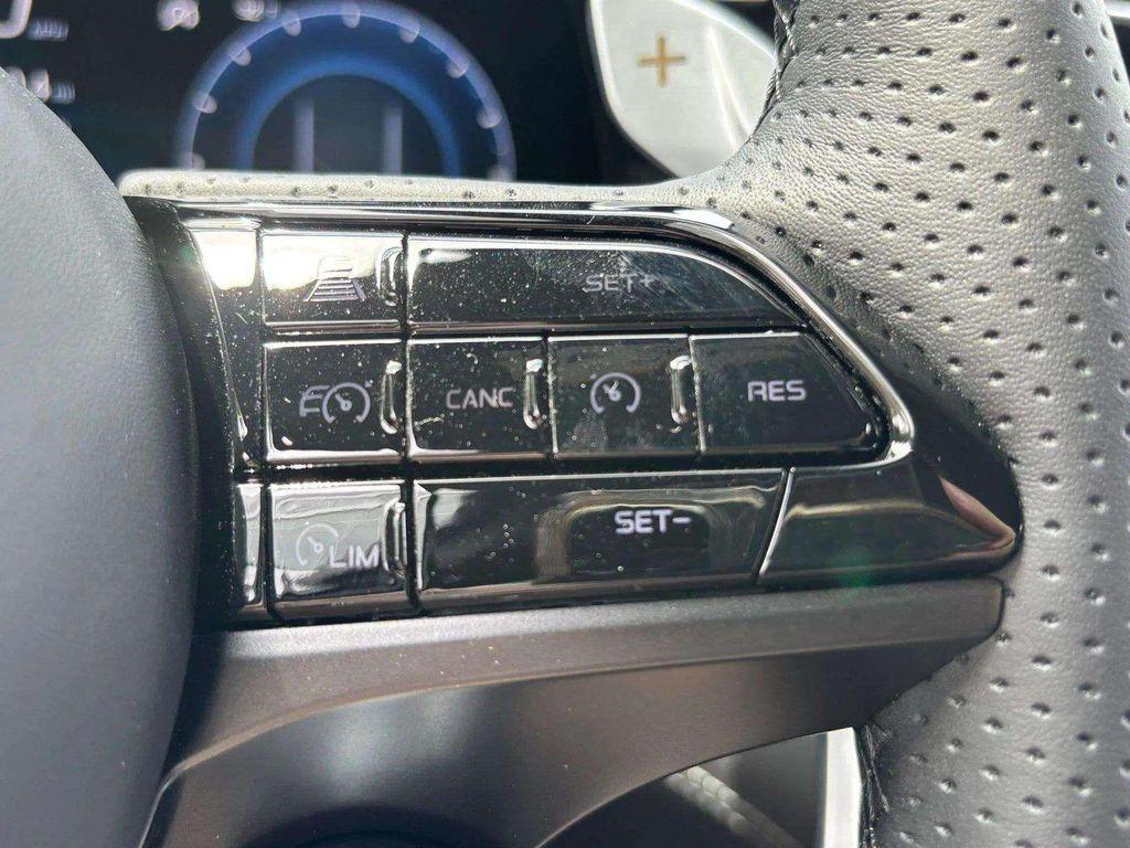 new 2025 Maserati Grecale car, priced at $82,655