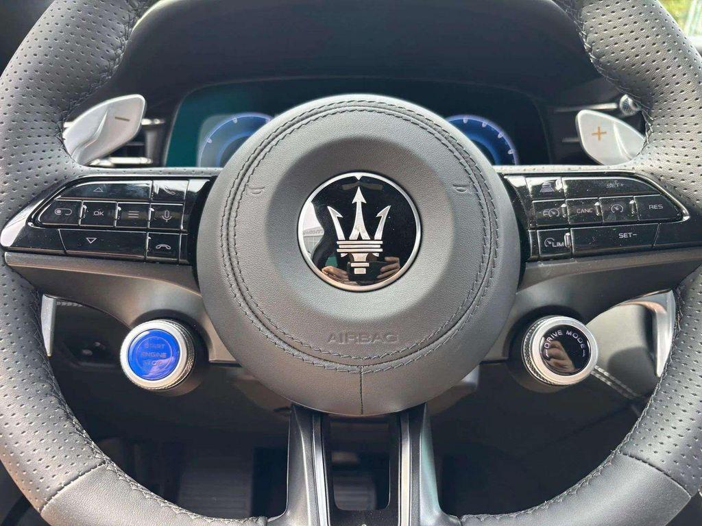 new 2025 Maserati Grecale car, priced at $82,655