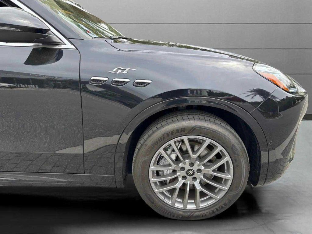 new 2024 Maserati Grecale car, priced at $71,810
