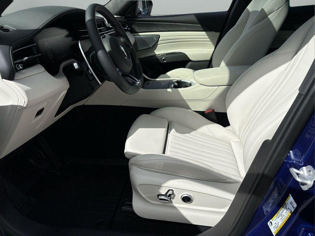 new 2024 Maserati Grecale car, priced at $73,560