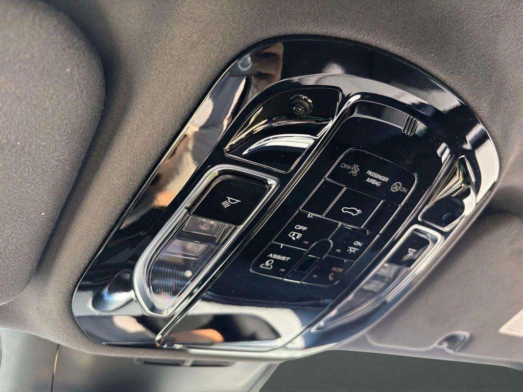 new 2025 Maserati Grecale car, priced at $83,805