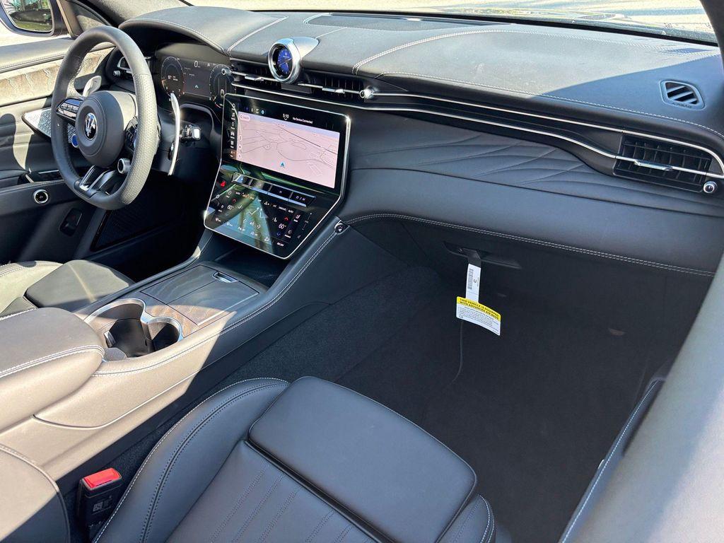 new 2025 Maserati Grecale car, priced at $83,805