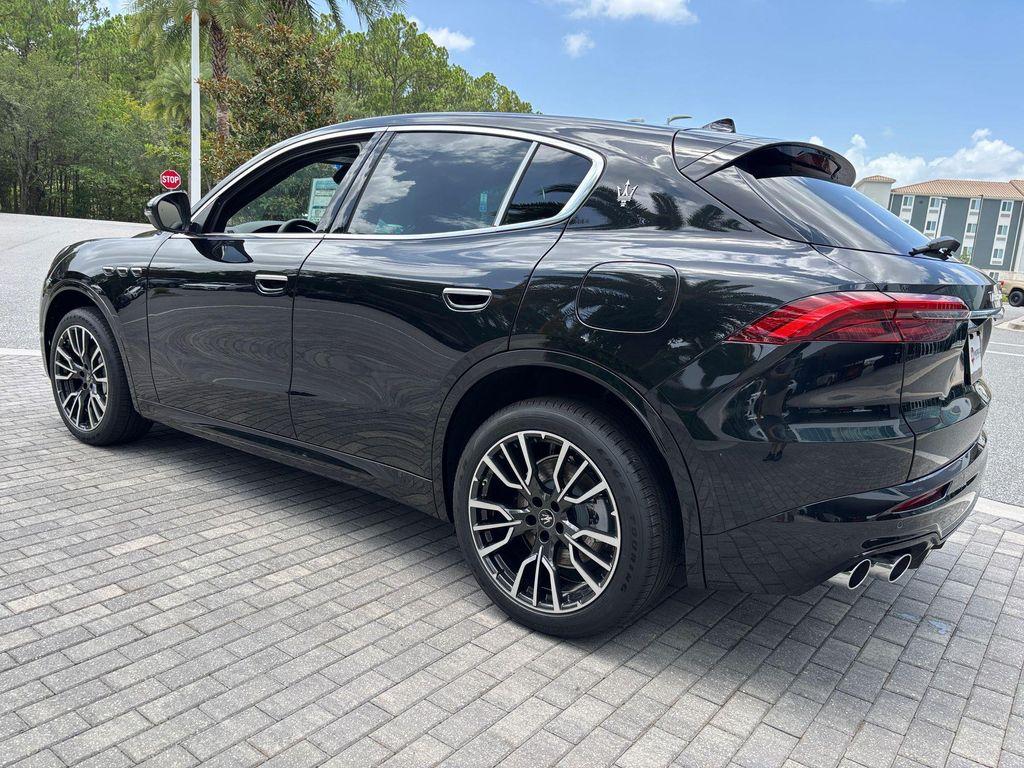 new 2025 Maserati Grecale car, priced at $82,655