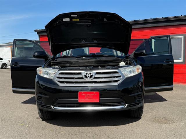used 2011 Toyota Highlander car, priced at $10,995