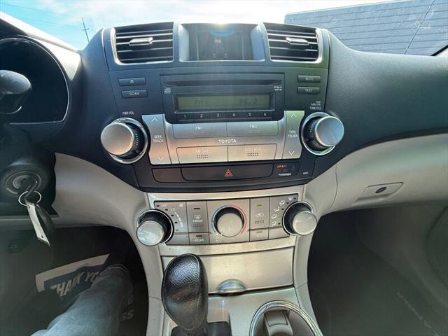 used 2011 Toyota Highlander car, priced at $10,995