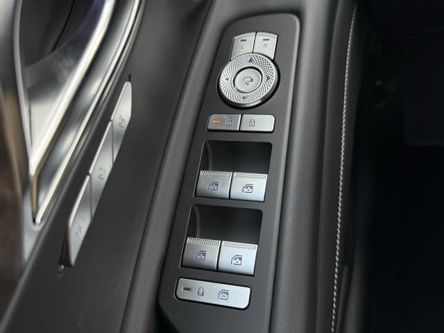 new 2025 Genesis GV80 car, priced at $68,914