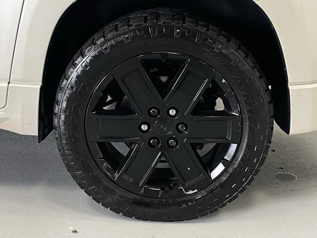 used 2014 GMC Acadia car, priced at $10,000