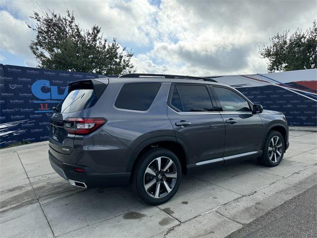 new 2025 Honda Pilot car, priced at $50,695