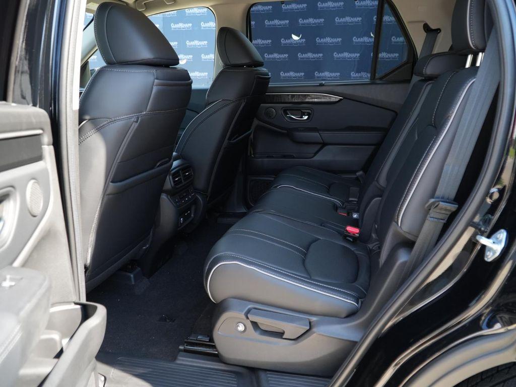 new 2025 Honda Pilot car, priced at $52,894