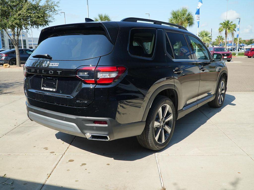 new 2025 Honda Pilot car, priced at $52,894