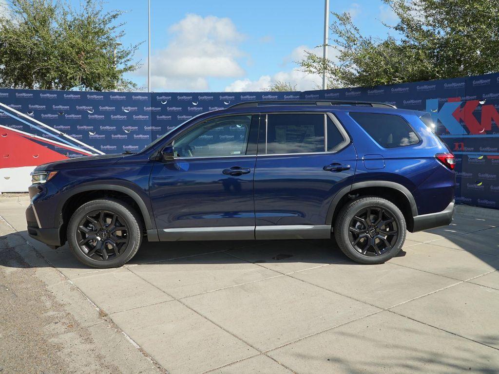 new 2025 Honda Pilot car, priced at $51,405
