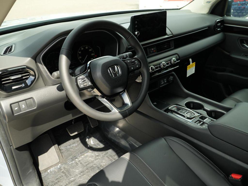 new 2025 Honda Pilot car, priced at $51,342