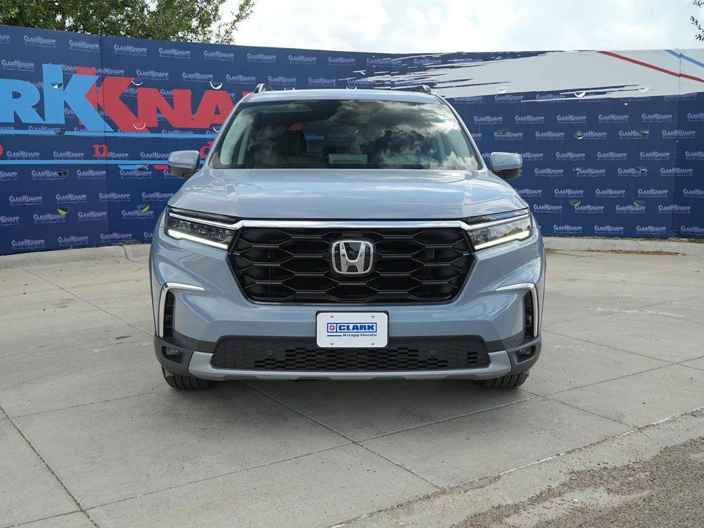 new 2025 Honda Pilot car, priced at $51,342