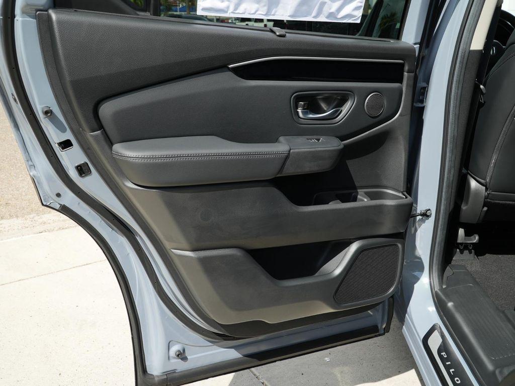 new 2025 Honda Pilot car, priced at $51,342