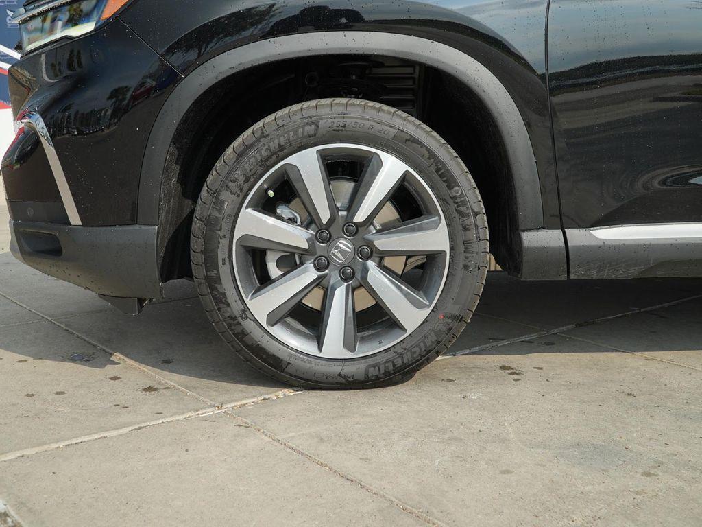 new 2025 Honda Pilot car, priced at $47,035