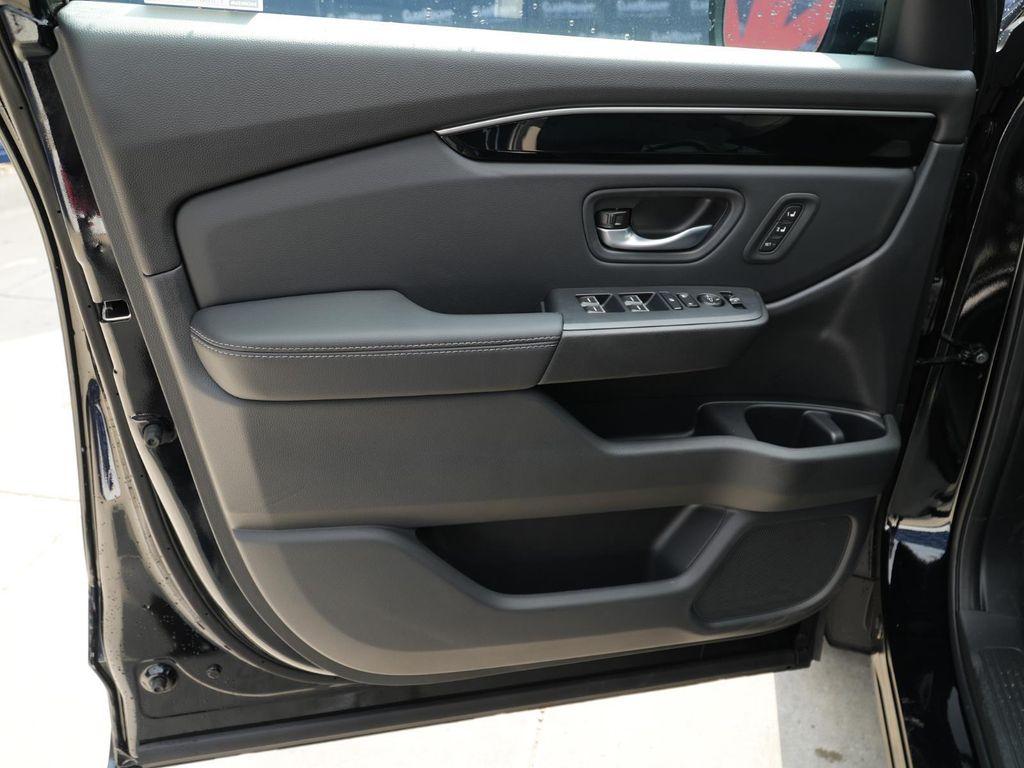 new 2025 Honda Pilot car, priced at $47,035