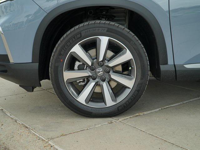 new 2025 Honda Pilot car, priced at $49,405