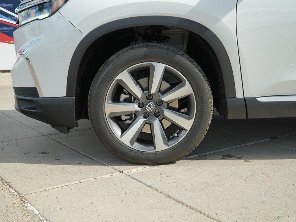 new 2025 Honda Pilot car, priced at $54,087