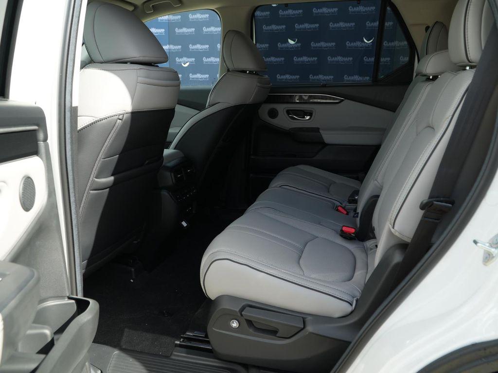 new 2025 Honda Pilot car, priced at $54,087