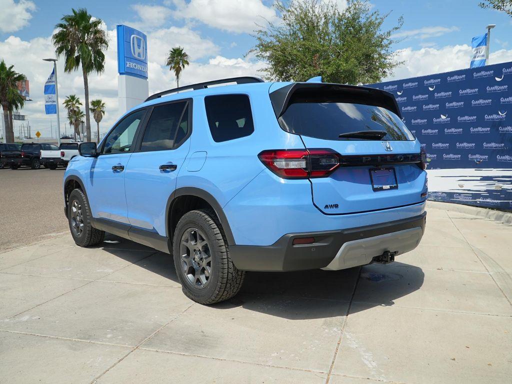 new 2025 Honda Pilot car, priced at $50,275