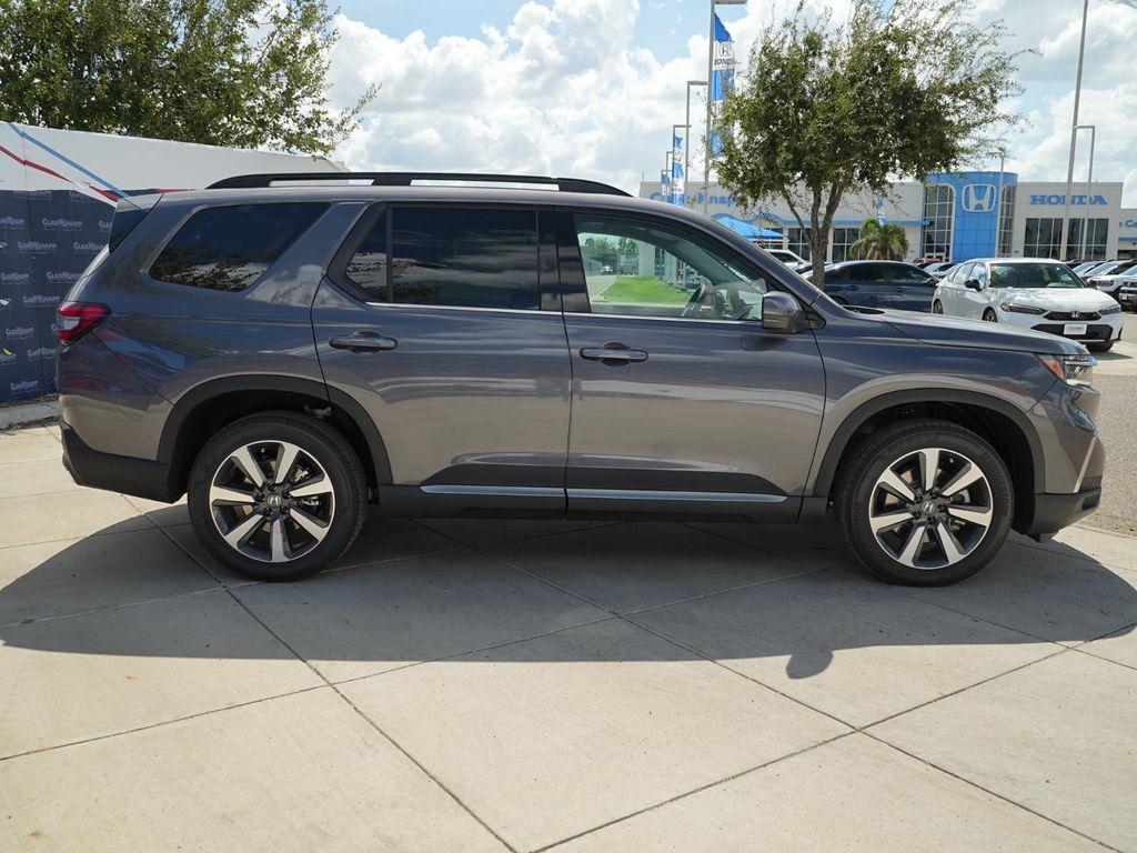 new 2025 Honda Pilot car, priced at $49,562