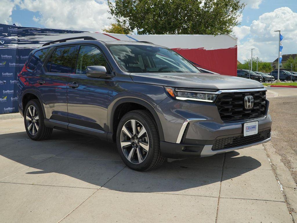 new 2025 Honda Pilot car, priced at $49,562
