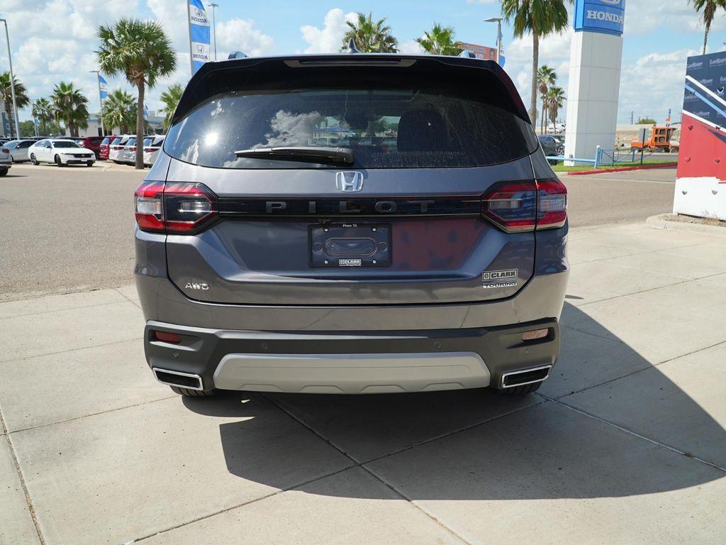 new 2025 Honda Pilot car, priced at $49,562