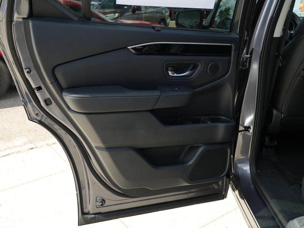 new 2025 Honda Pilot car, priced at $49,562