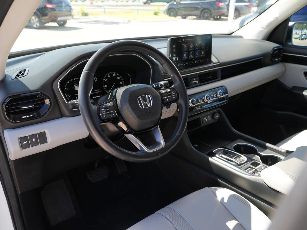 used 2023 Honda Pilot car, priced at $39,709