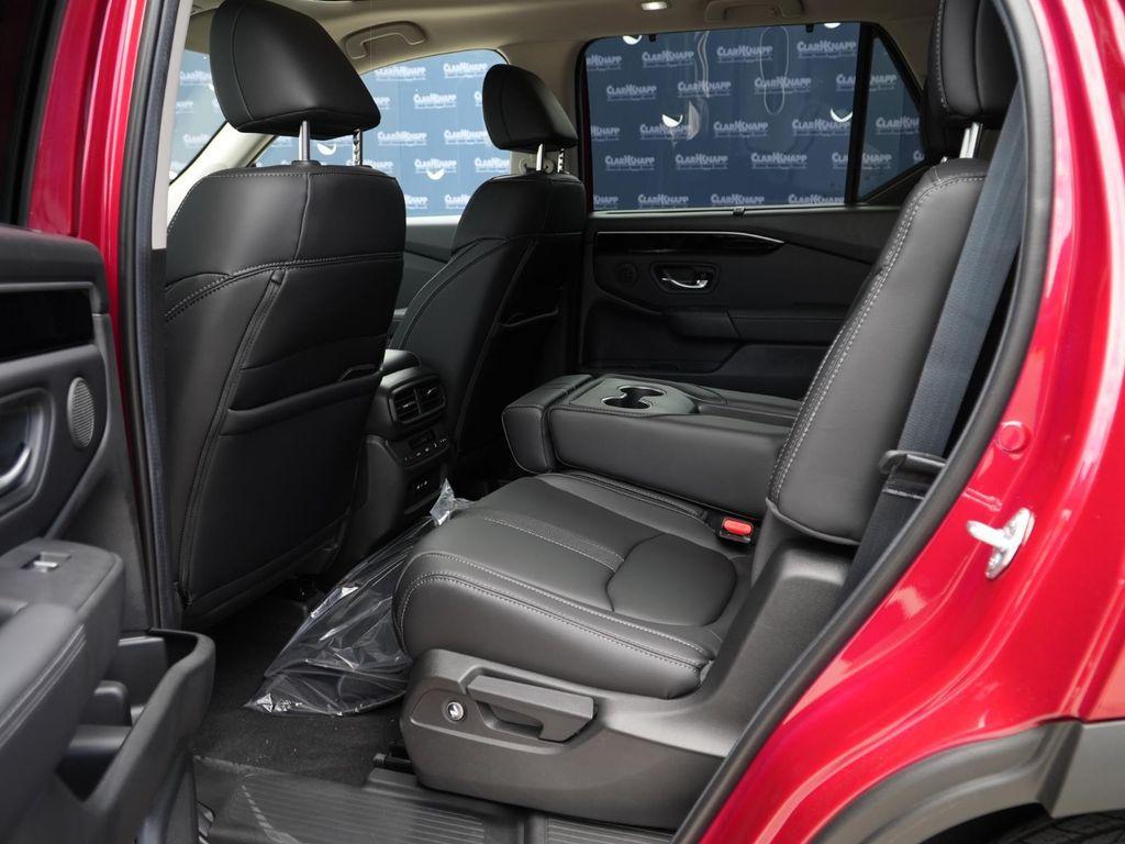 new 2025 Honda Pilot car, priced at $51,605