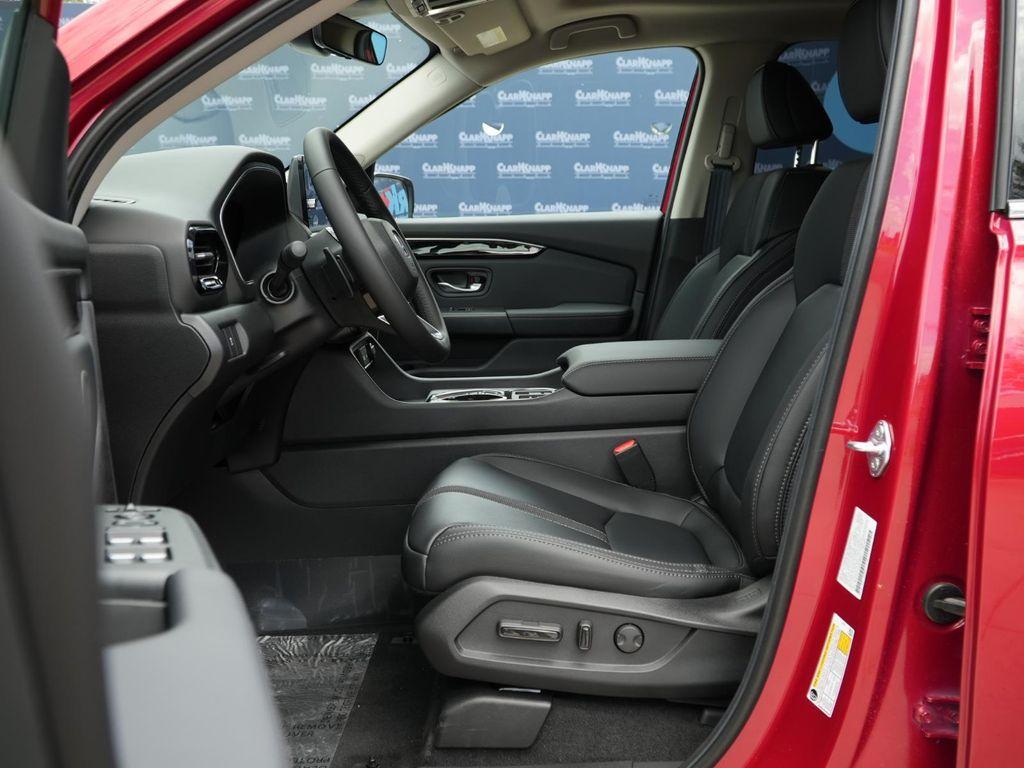 new 2025 Honda Pilot car, priced at $51,605