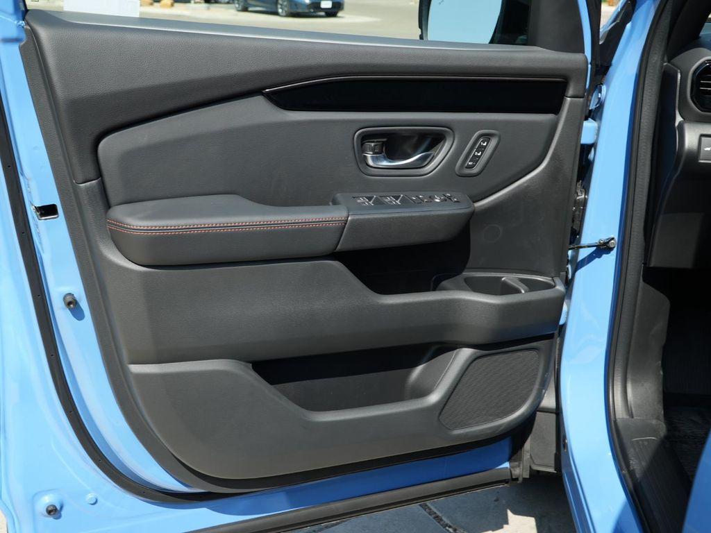 new 2025 Honda Pilot car, priced at $51,305