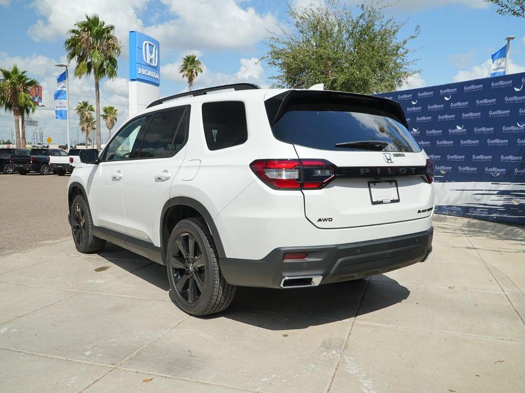 new 2025 Honda Pilot car, priced at $54,834