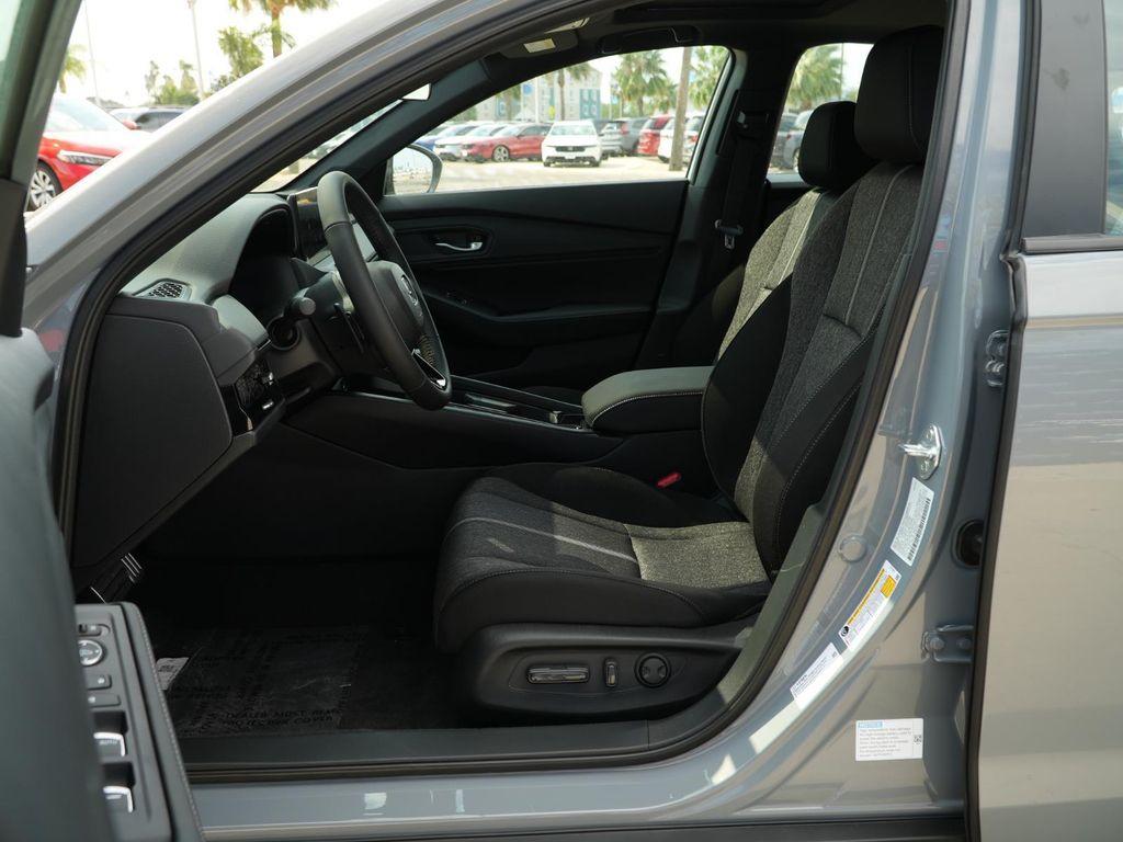 new 2025 Honda Accord Hybrid car, priced at $33,893