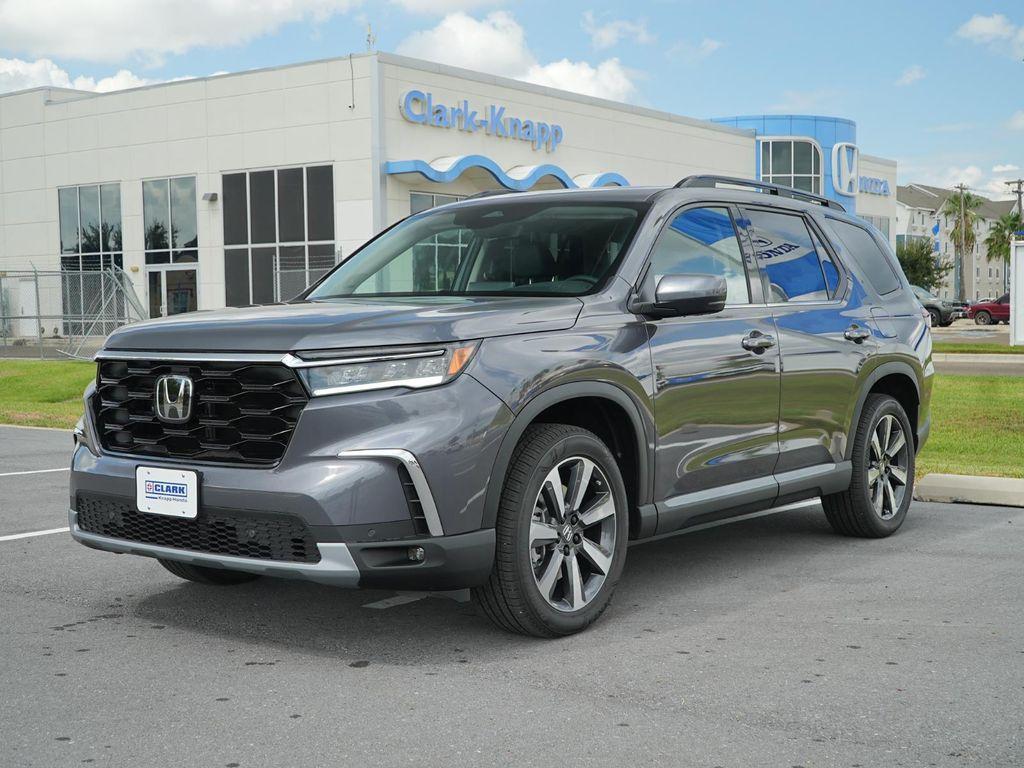 new 2025 Honda Pilot car, priced at $50,270