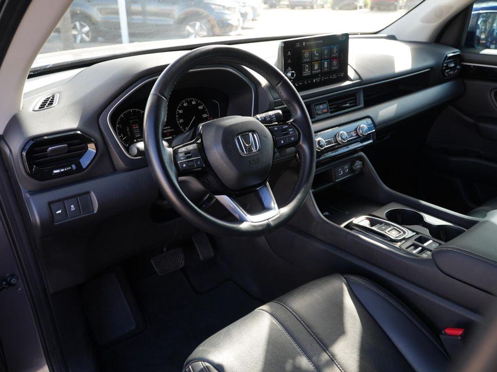 used 2023 Honda Pilot car, priced at $32,411
