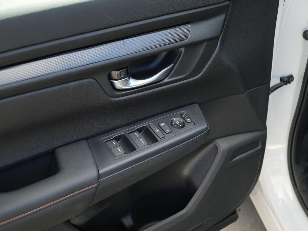 new 2026 Honda CR-V Hybrid car, priced at $39,077