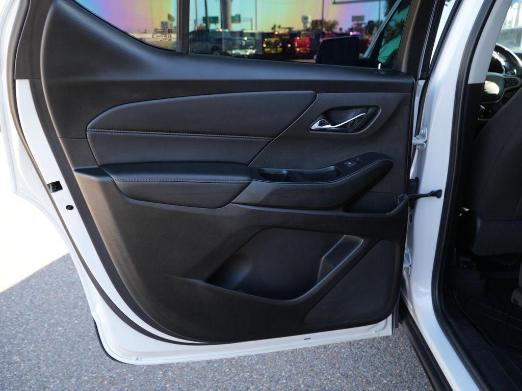 used 2021 Chevrolet Traverse car, priced at $20,994