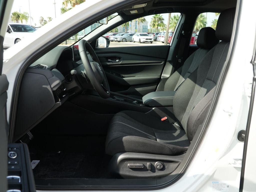 new 2025 Honda Accord Hybrid car, priced at $33,893