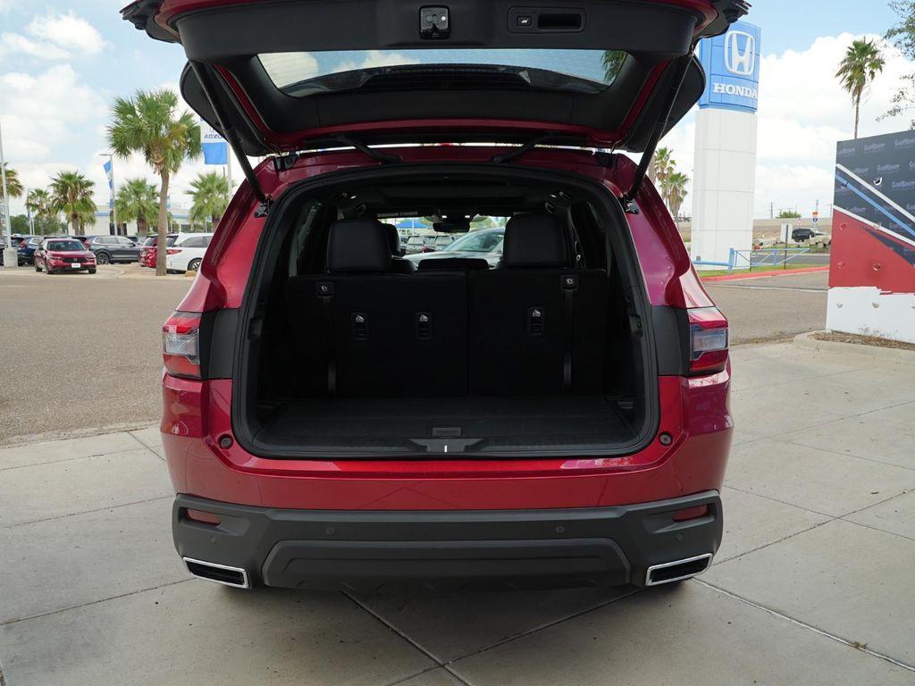 new 2025 Honda Pilot car, priced at $54,834